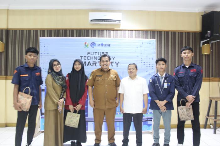DISKOMINFO Majene Gelar Forum Smart City